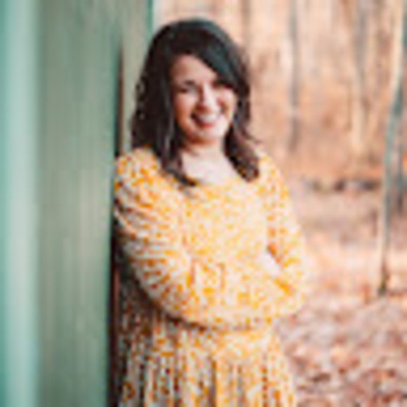 Meet your Posher, Cynthia - Picture 1 of 1